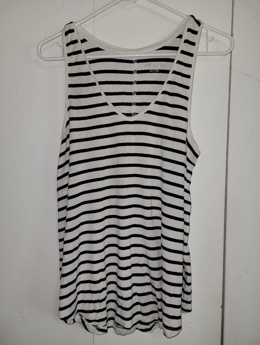 Merona Striped V-Neck Tank Top in Black & White